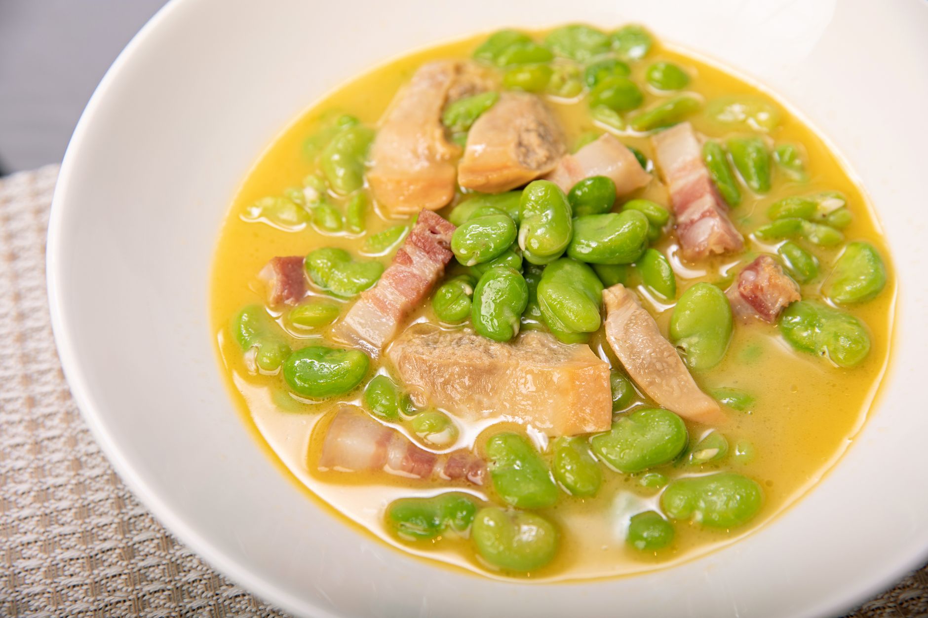 15-Minute Ham & White Bean Soup