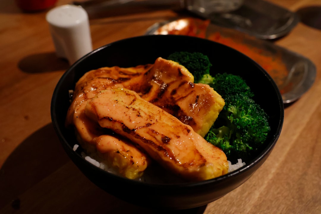 Honey Sriracha Chicken Bowl