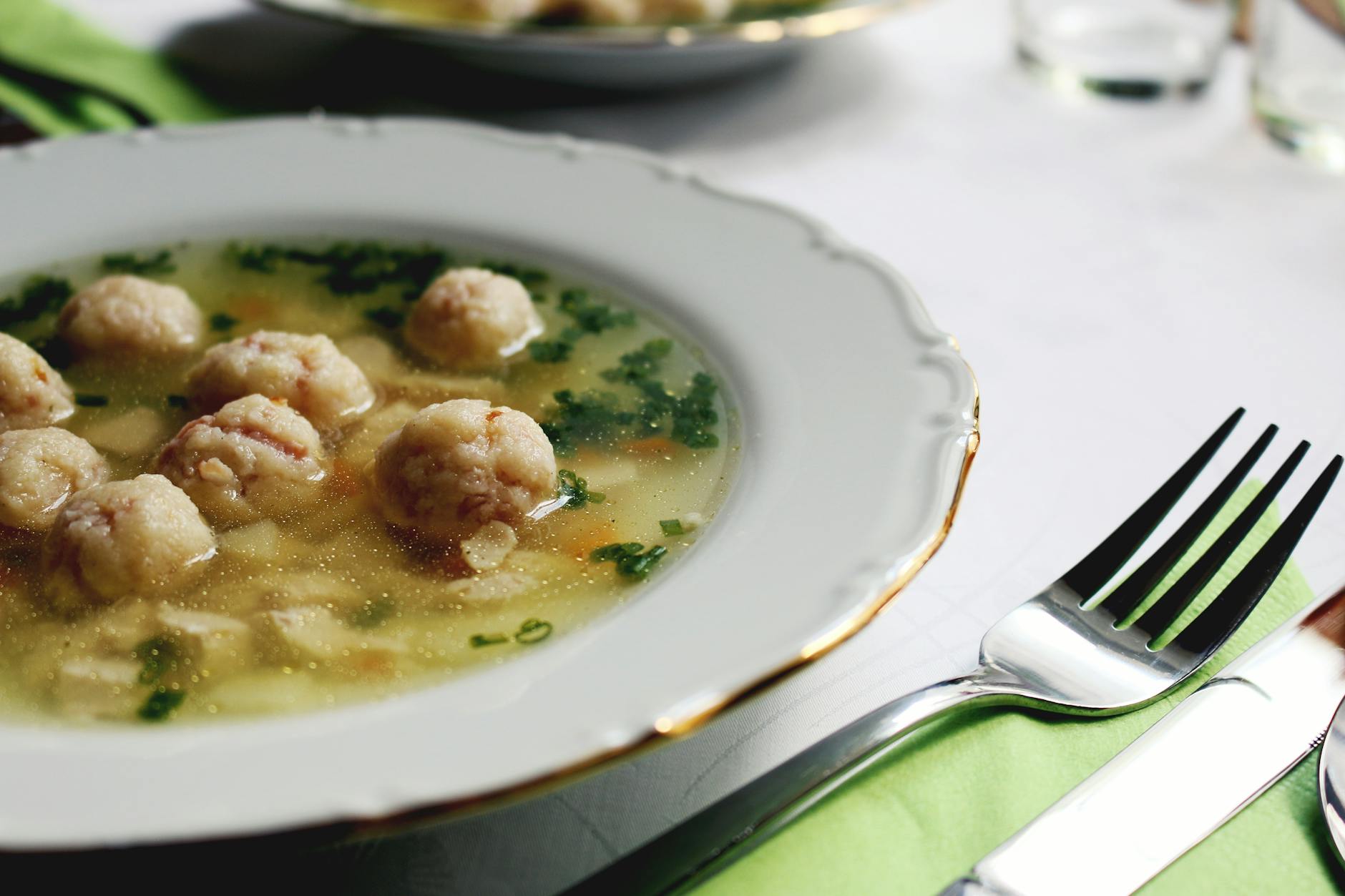 Leberknödelsuppe