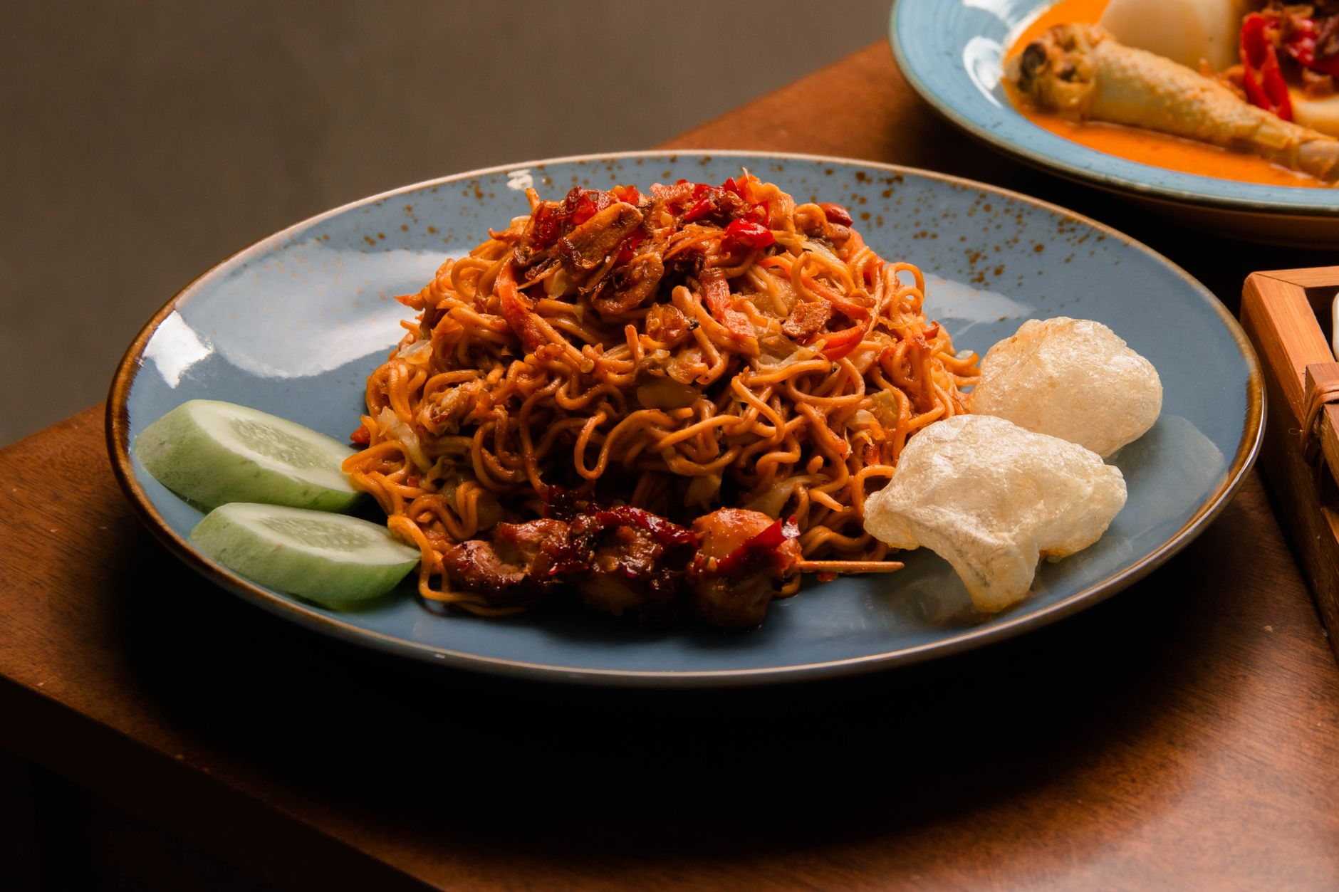 Malaysian Mee Goreng with Chicken & Shrimp Crackers