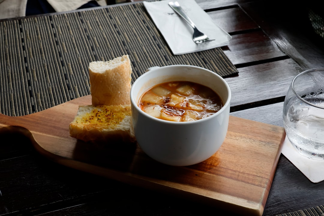 20-Min Moroccan Loubia with Garlic Bread