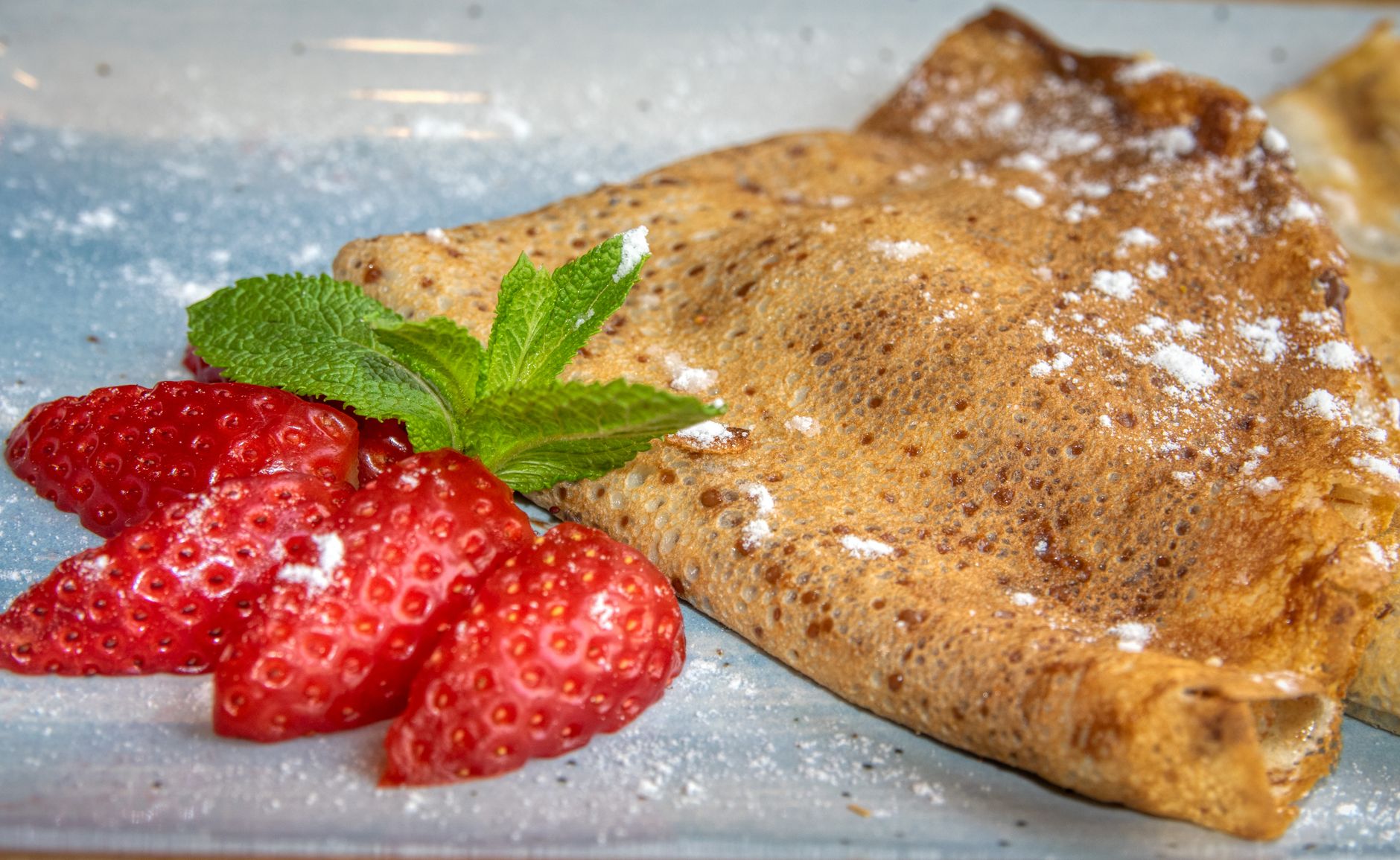 Nutella Strawberry Crepes