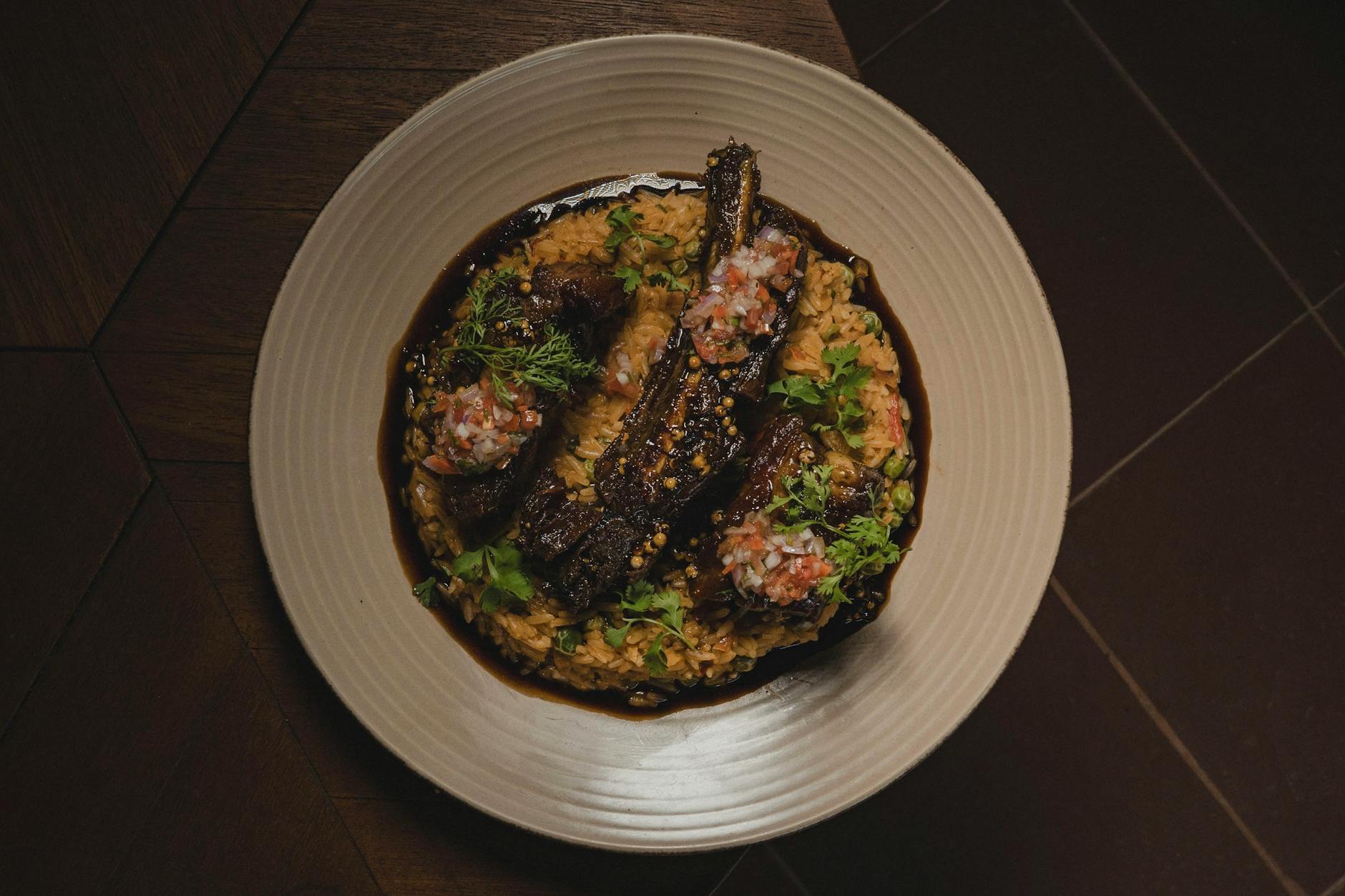 20-Min Oxtail & Rice with Salsa