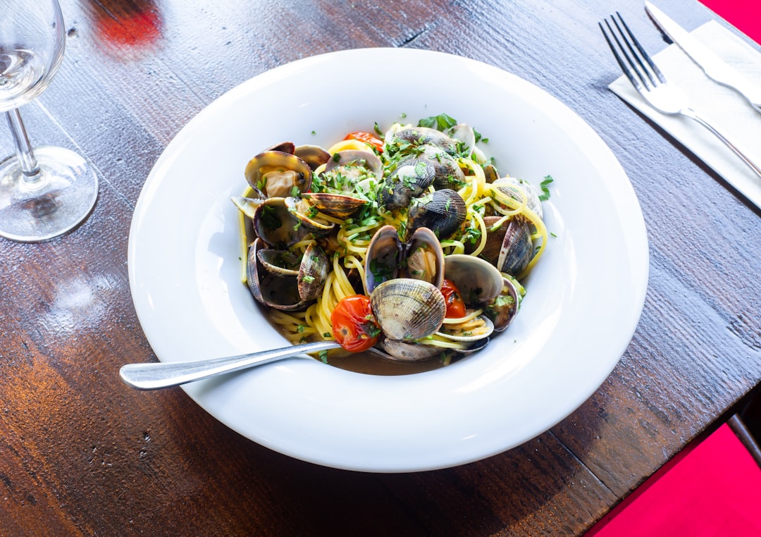 Pasta with Clams and Cherry Tomatoes