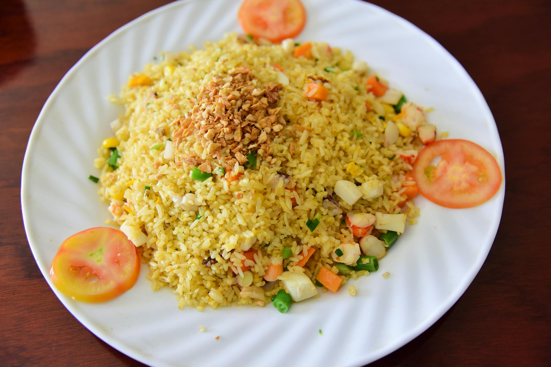 10-Min Pineapple Fried Rice with Tomatoes