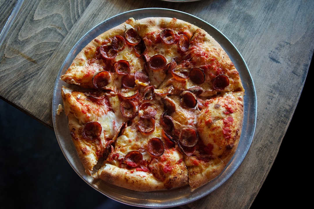 Spicy Pepperoni Pizza (Salame Piccante)