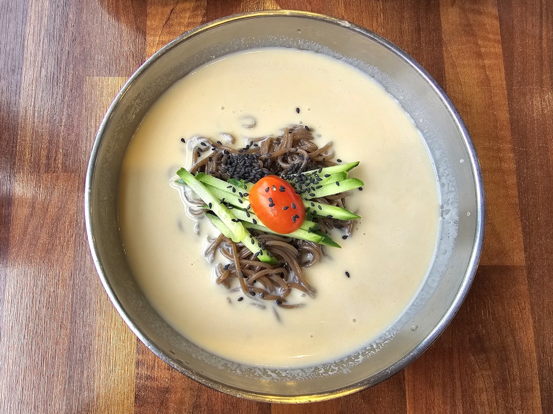 Quick Seolleongtang (Beef Bone Soup)