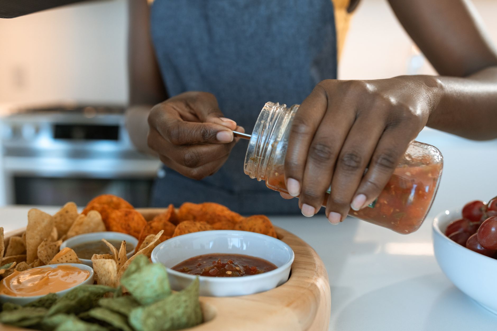 15-Min Roasted Tomato Salsa Roja