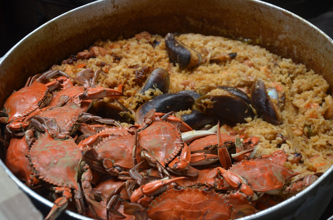 Seafood Rice with Garlic & White Wine