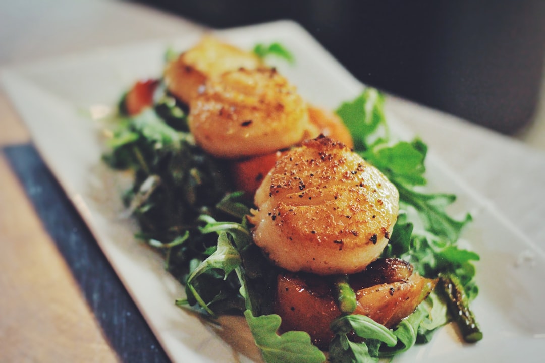 Seared Scallops with Arugula & Crispy Potatoes