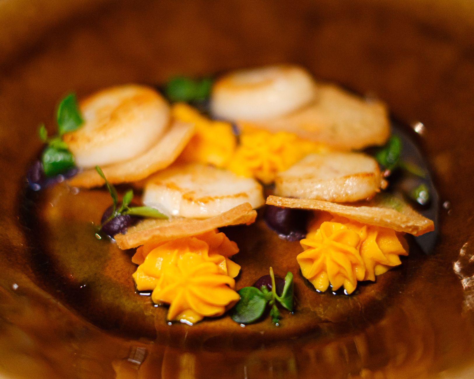 Seared Scallops with Sweet Potato & Crispy Chips
