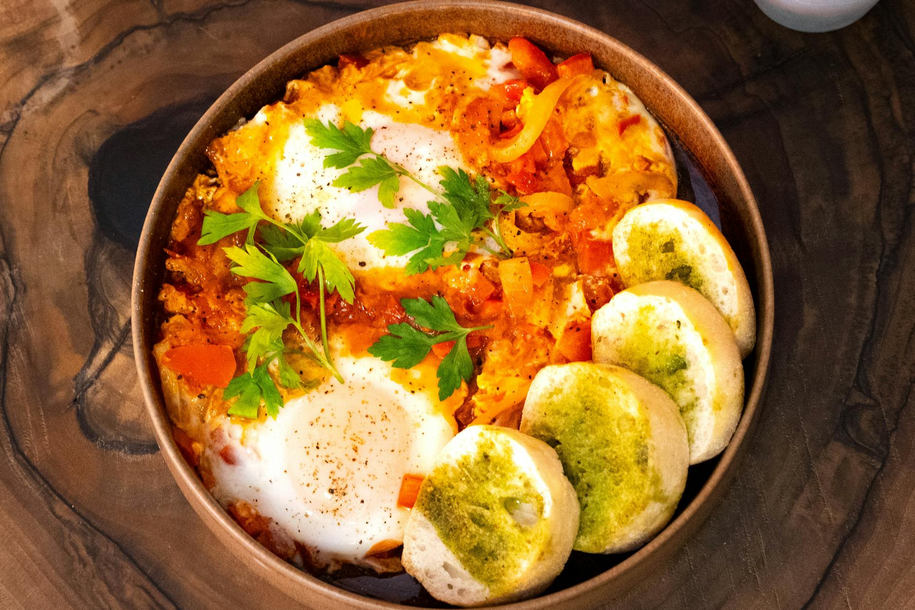 Shakshuka With Garlic Bread