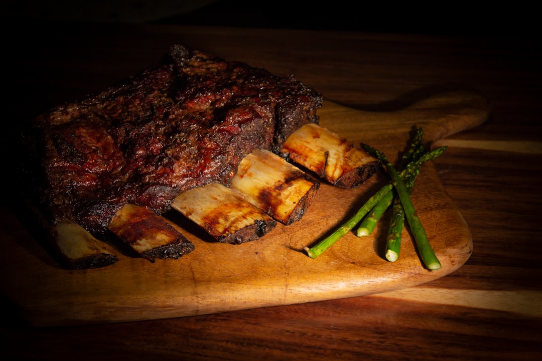 Sheet-Pan Garlic Pork Ribs with Asparagus