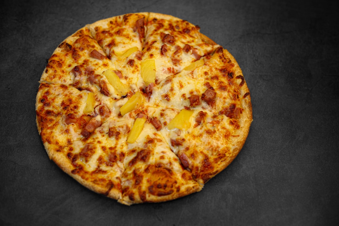 20-Min Sheet-Pan Hawaiian Pizza