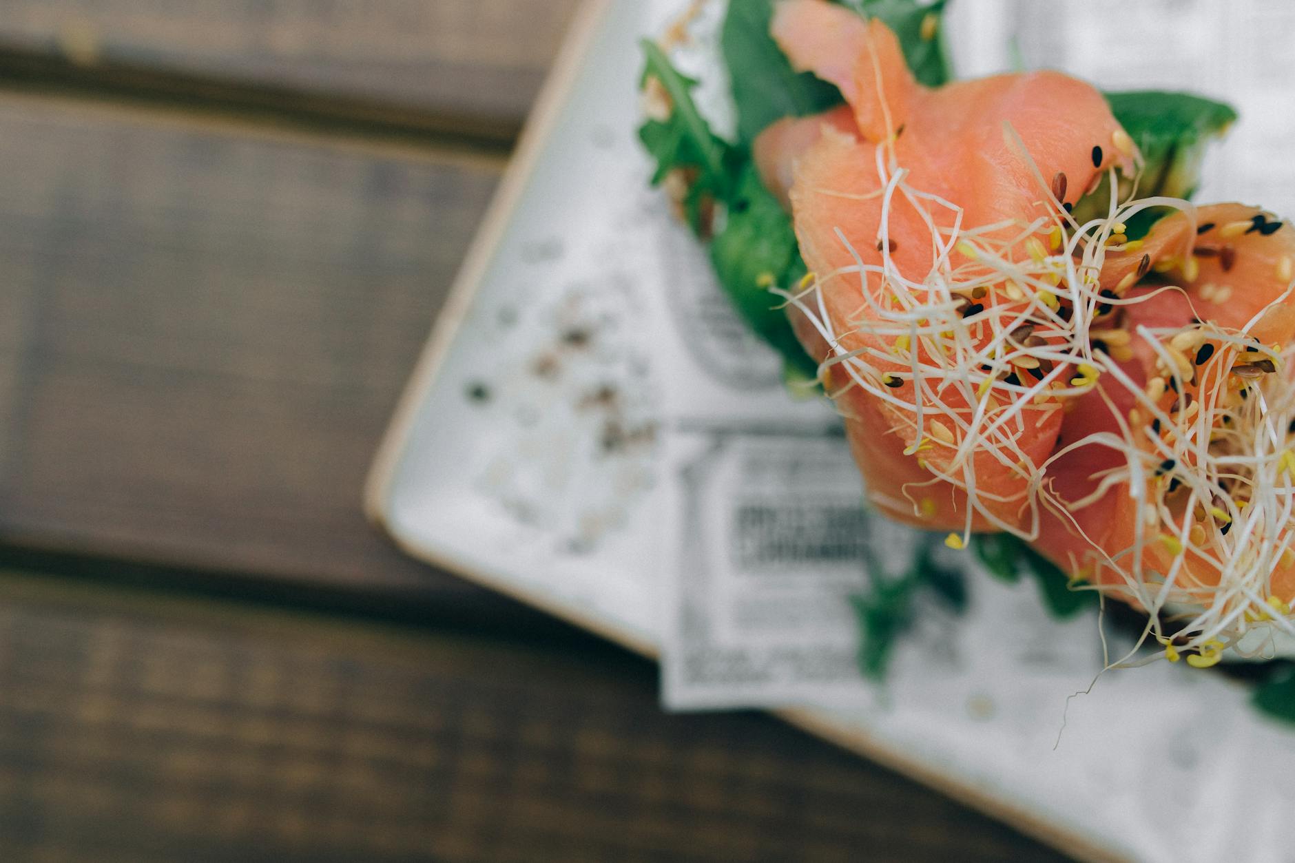 Smørrebrød med Stjerneskud (Danish Open-Faced Seafood Sandwich)