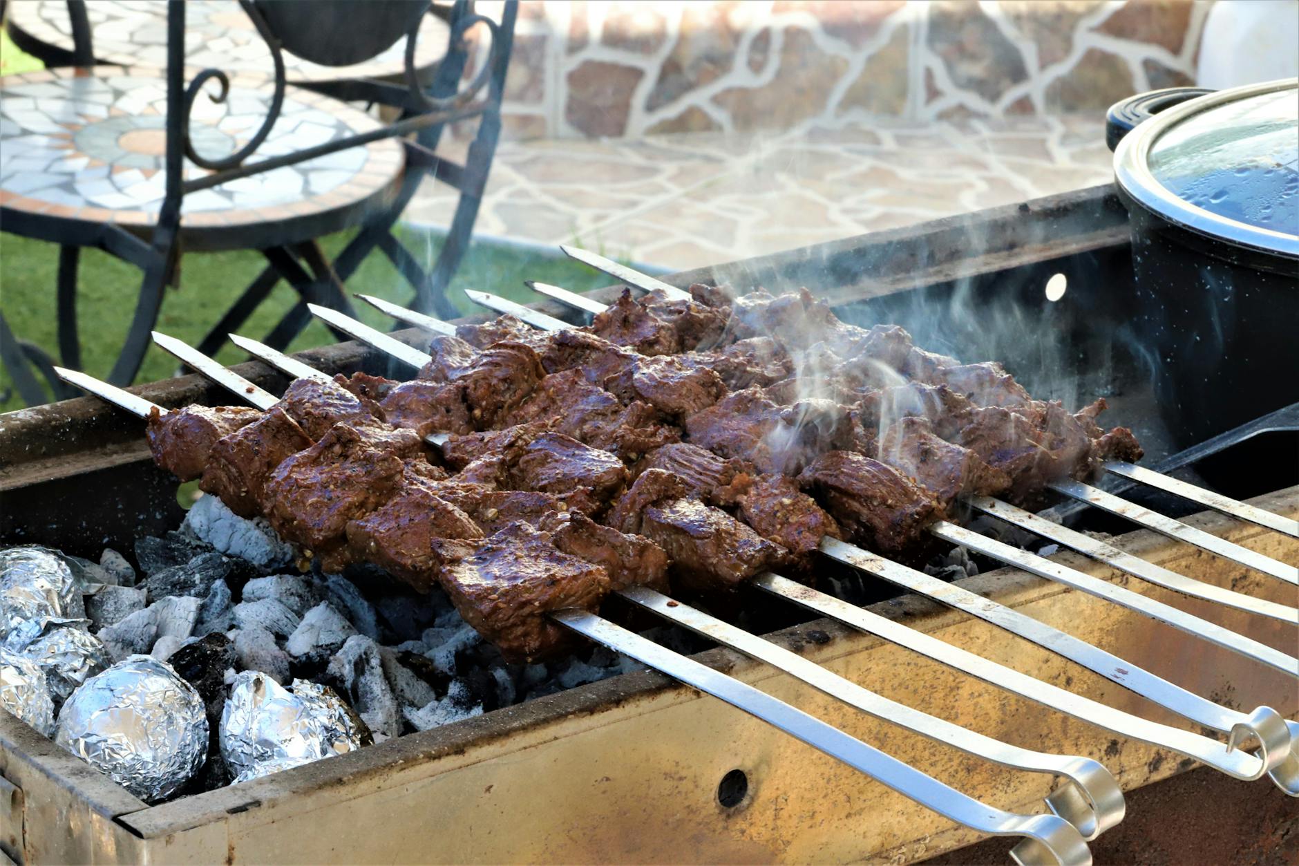 Spiced Lamb Kebab with Garlic Sauce