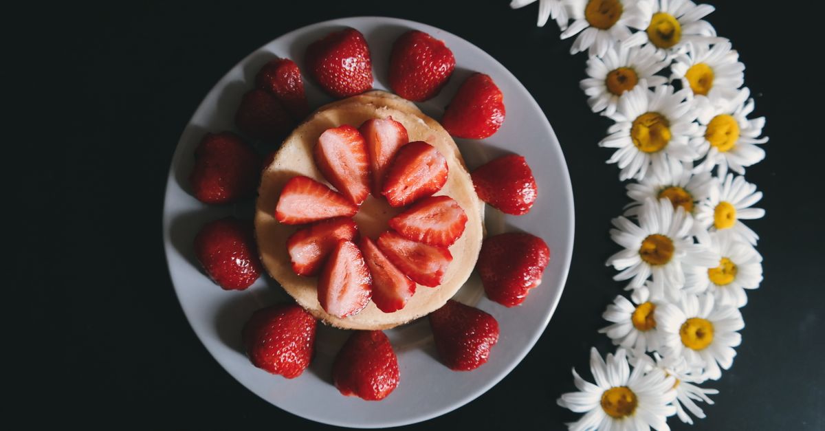 Strawberry Shortbread Cookies with Fresh Berries