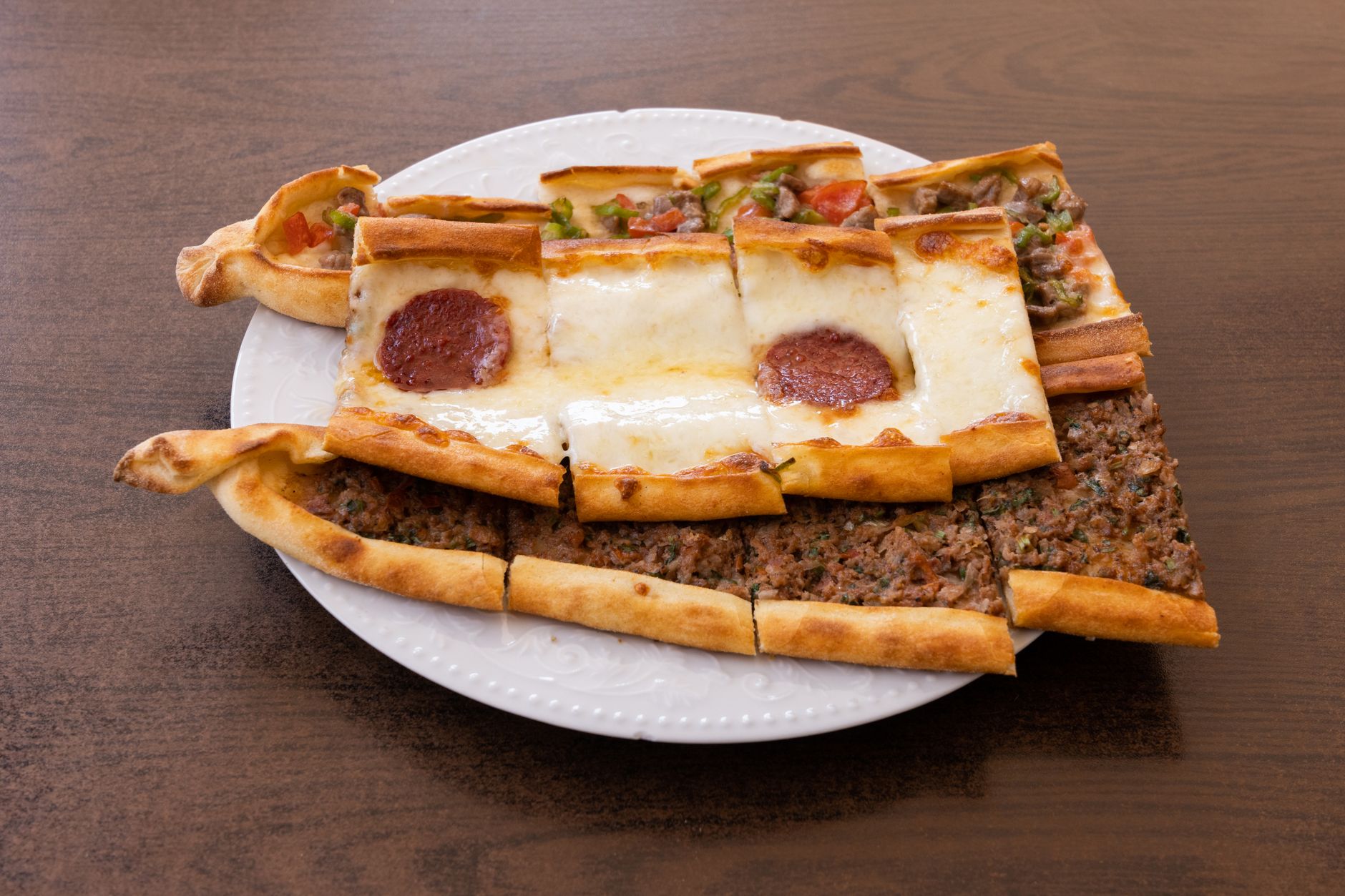 Turkish Mixed Pide (Kariş Pide)