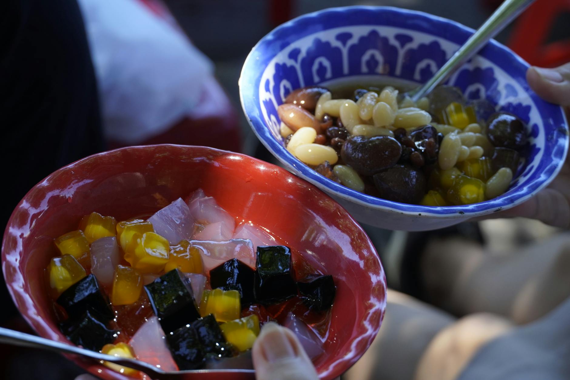 Vietnamese Che Ba Màu (Three-Color Dessert)