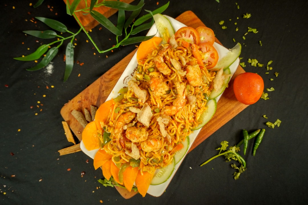 15-Min Garlic Shrimp Stir-Fry with Noodles