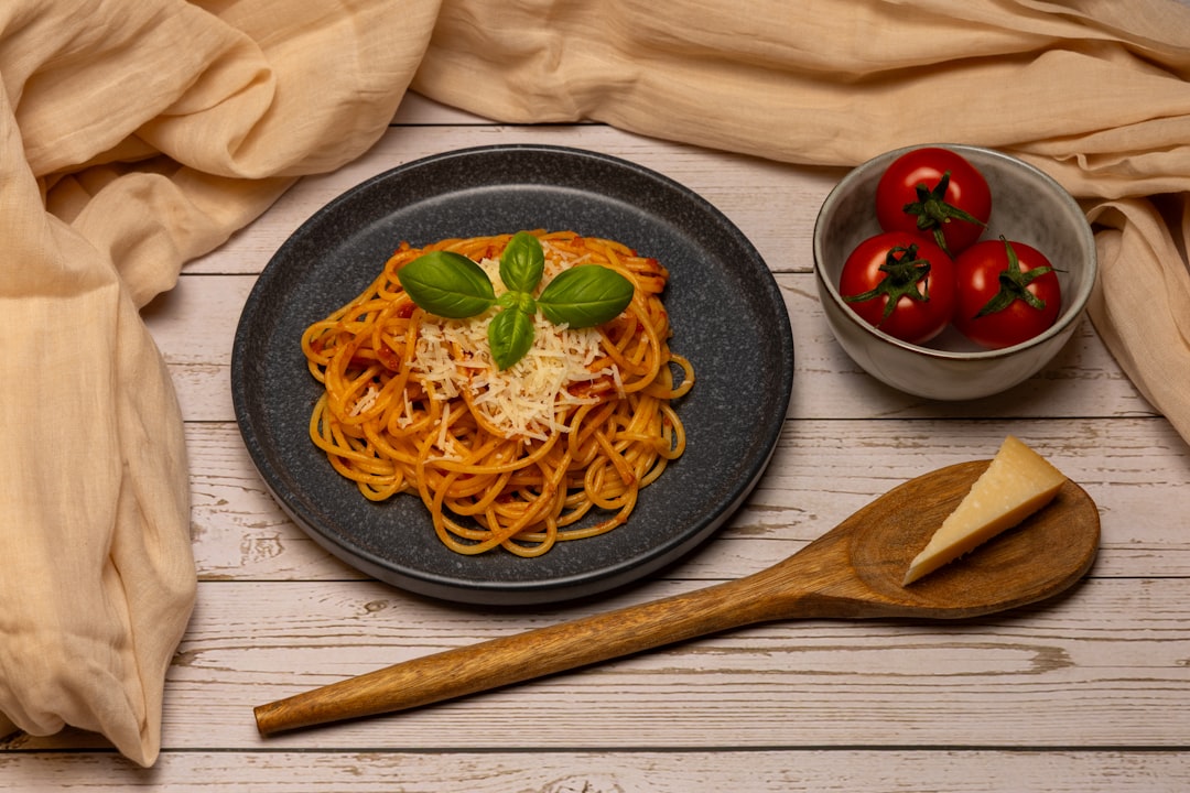 Fresh Tomato Pasta With Basil