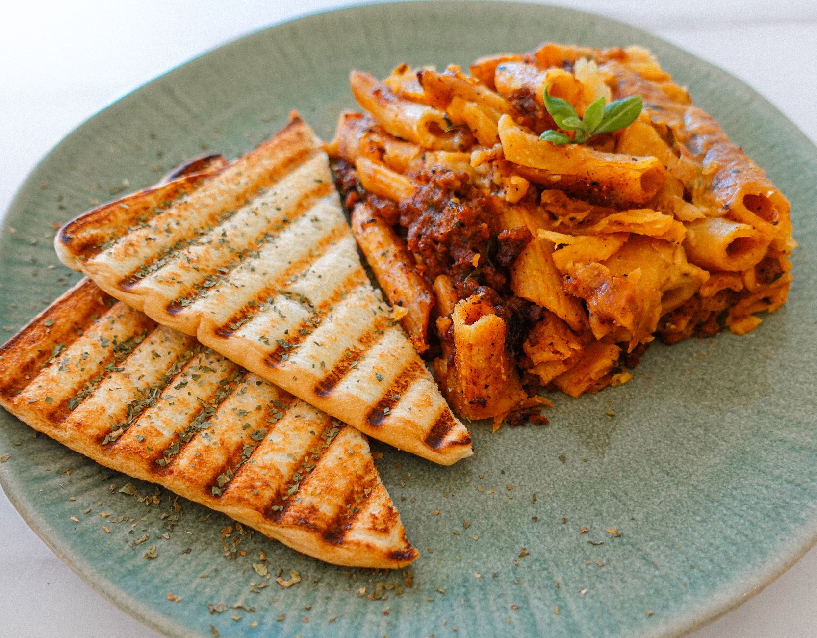20-Min Baked Ziti with Garlic Bread