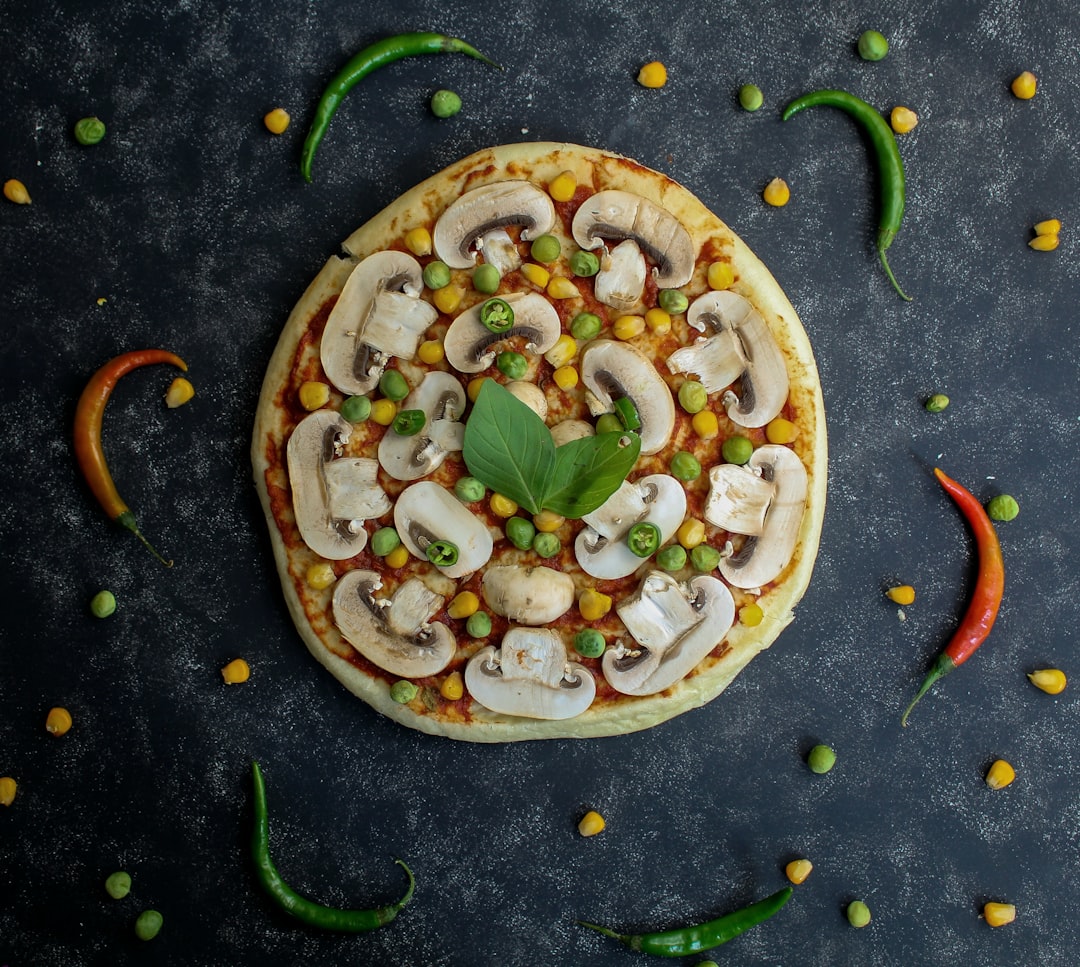 5-Min Veggie Naan Pizza