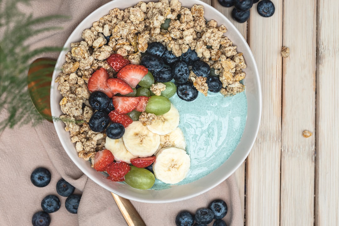 Berry Granola Yogurt Bowl