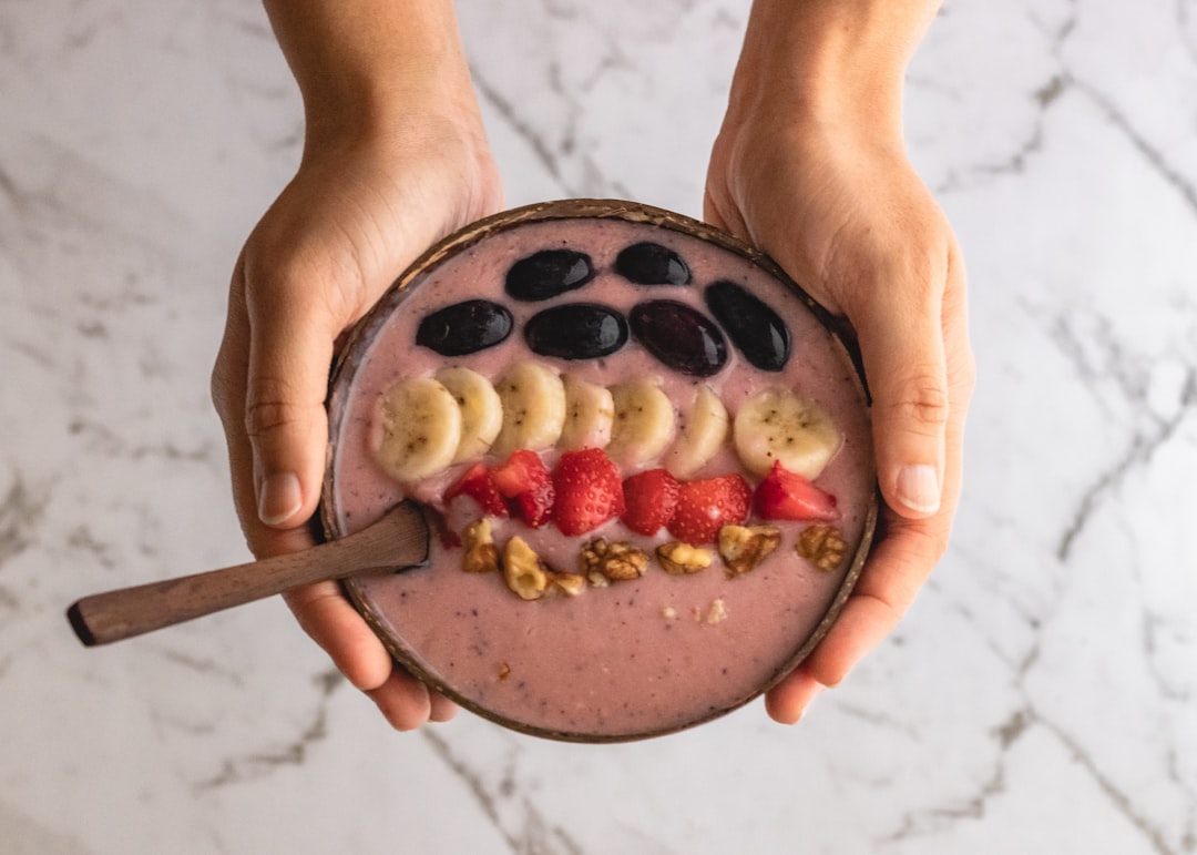 5-Min Strawberry Banana Smoothie Bowl