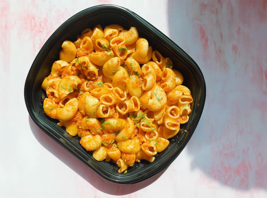 20-Min Beefy Tomato Mac Soup