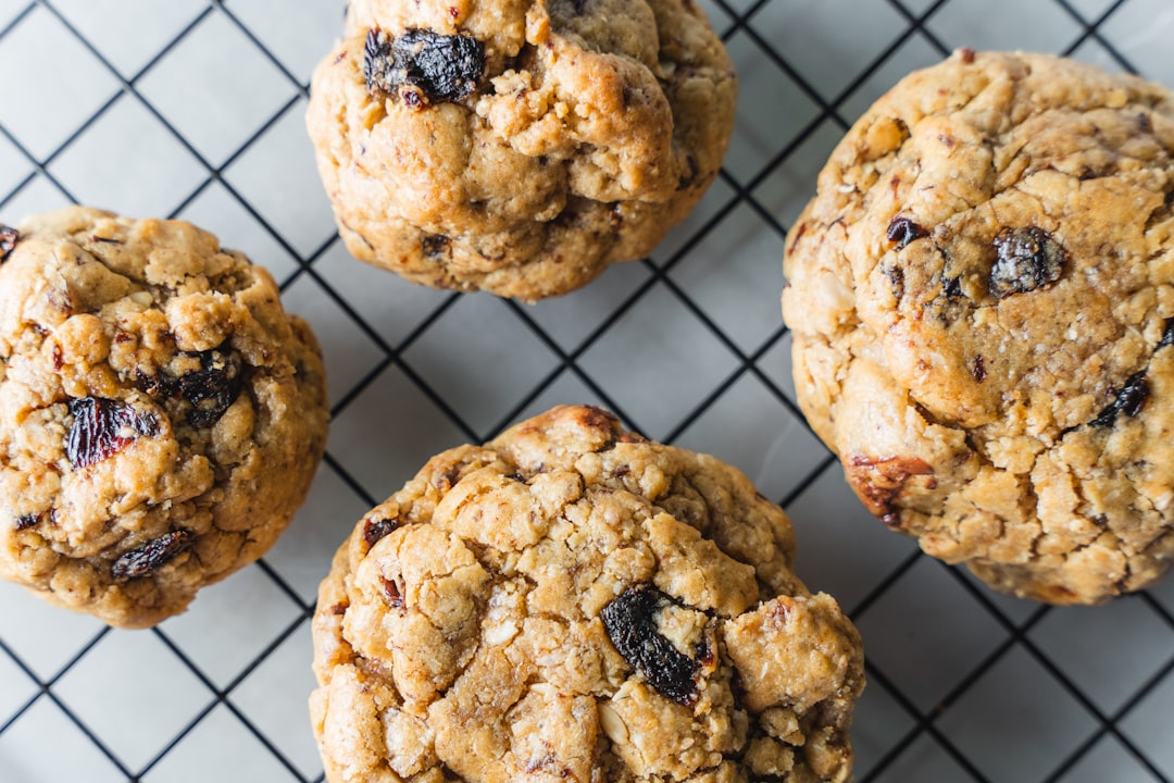 No-Bake Oatmeal Raisin Bites