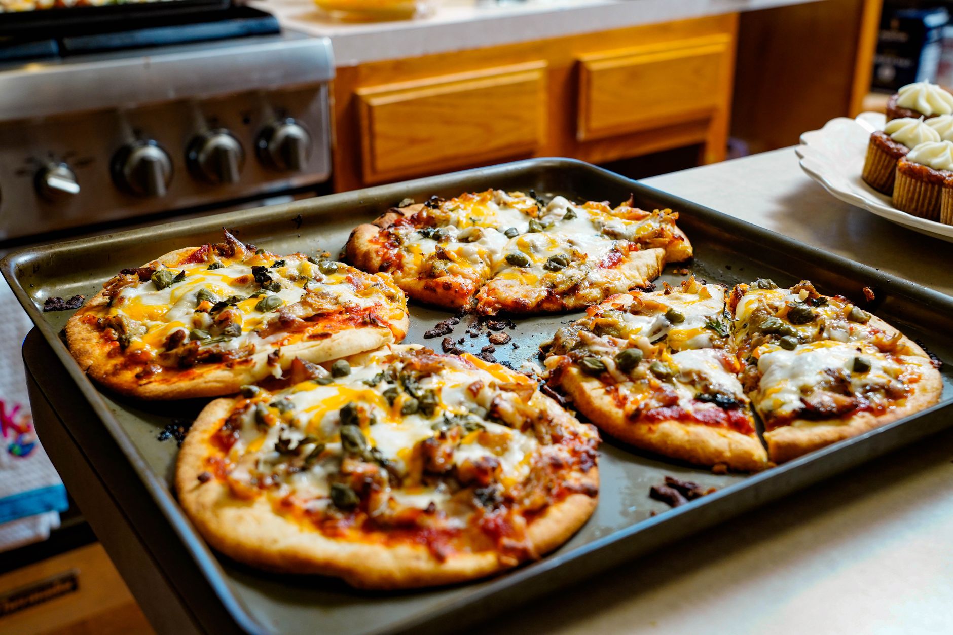 10-Minute Pita Pizzas