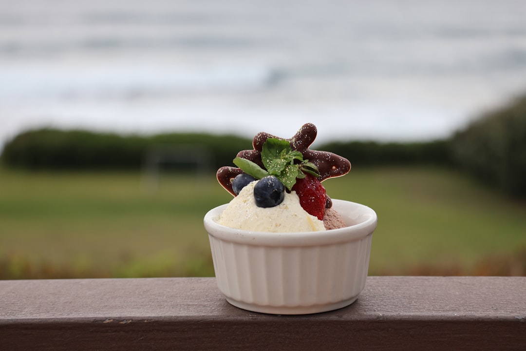 5-Min Berry Yogurt Swirl