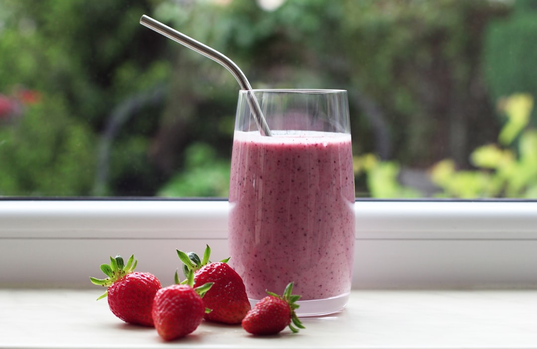 5-Min Mixed Berry Oat Smoothie