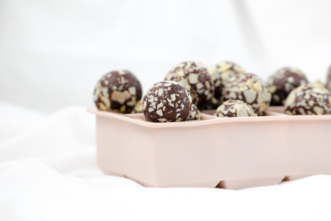 15-Minute Chocolate Peanut Energy Bites