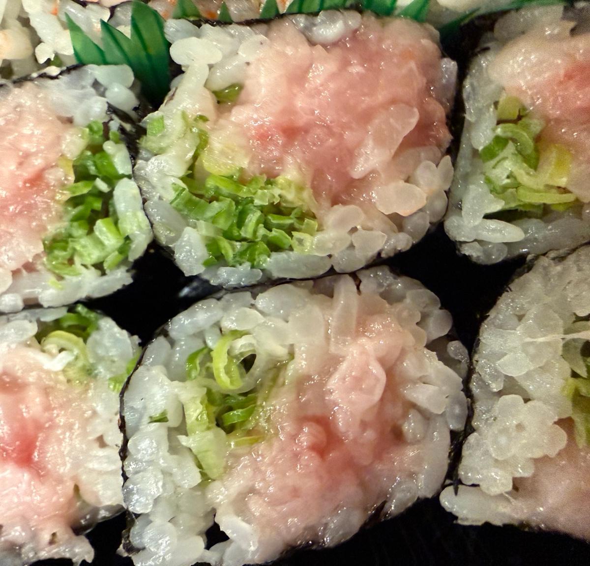 Yellowtail Scallion Roll