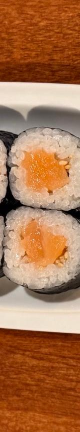 Salmon Maki Roll