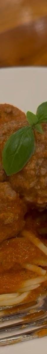 Classic Spaghetti with Savory Meatballs and Tomato Sauce