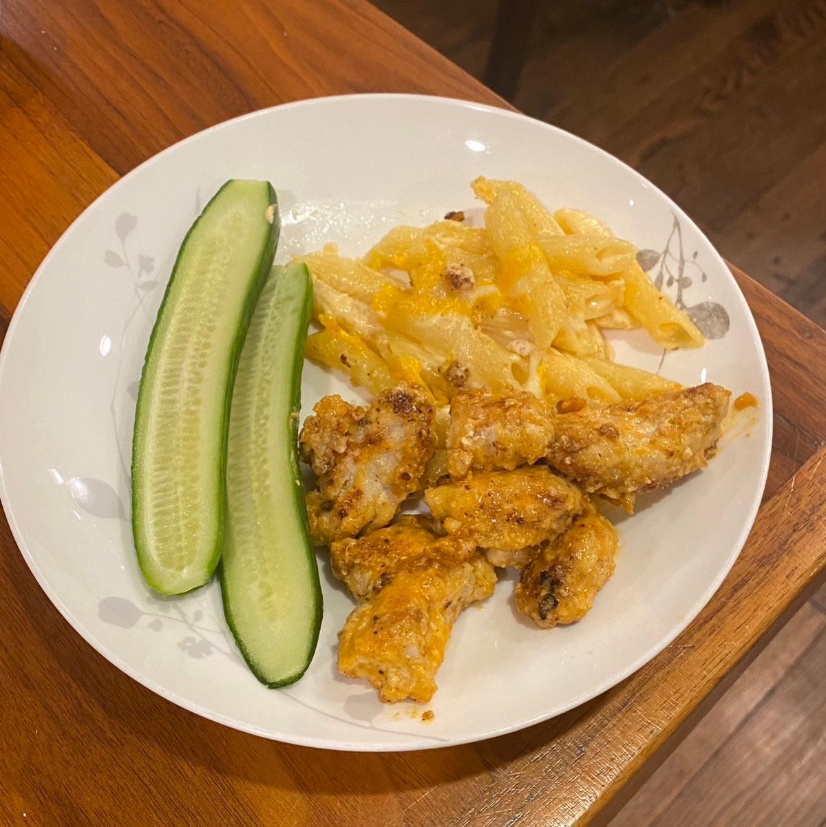 Buffalo Chicken Bites with Cheesy Penne and Fresh Cucumber