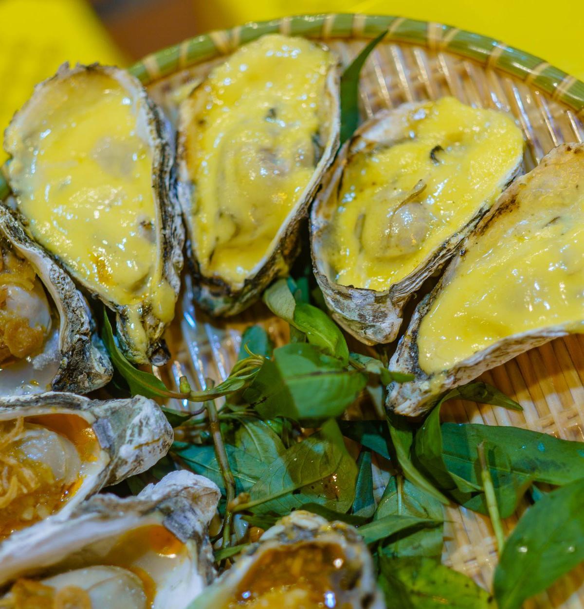 Baked Oysters with Cheese