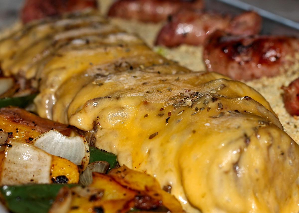 Cheesy Baked Chicken with Vegetables