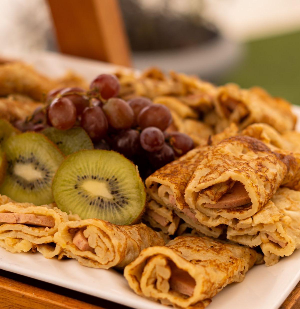 Crepe Rolls with Fruit