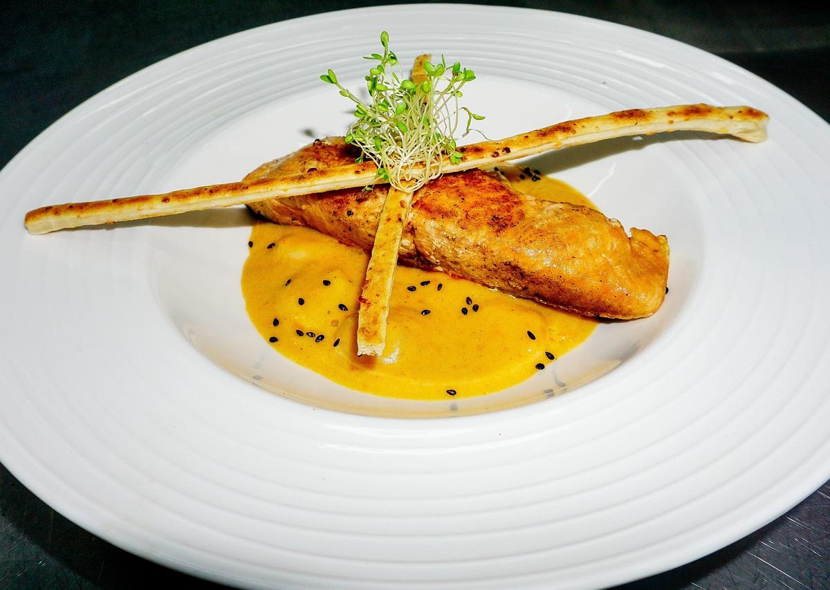 Curried Chicken with Sauce and Bread Stick