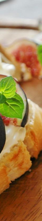 Fig and Cheese Crostini
