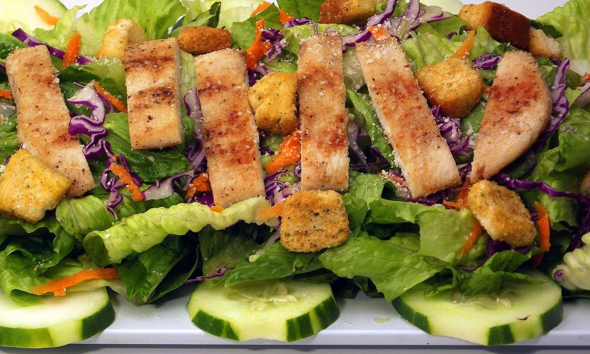 Grilled Chicken Salad with Croutons