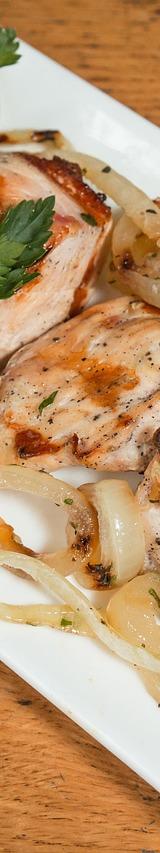 Grilled Chicken with Onions and Parsley