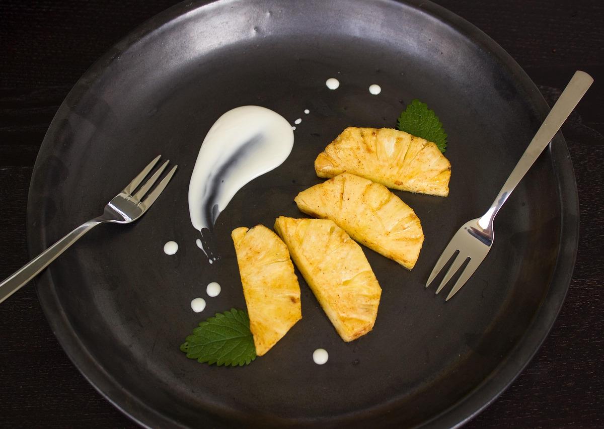 Grilled Pineapple with Yogurt and Mint