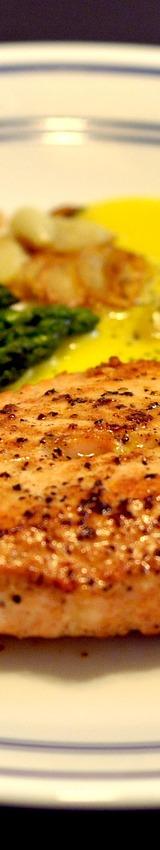 Grilled Salmon with Asparagus and Lemon Butter Sauce
