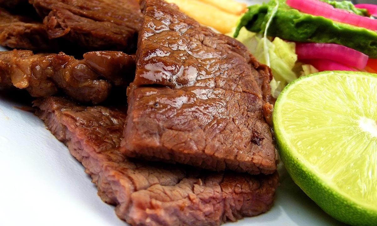Grilled Steak with Lime and Vegetables