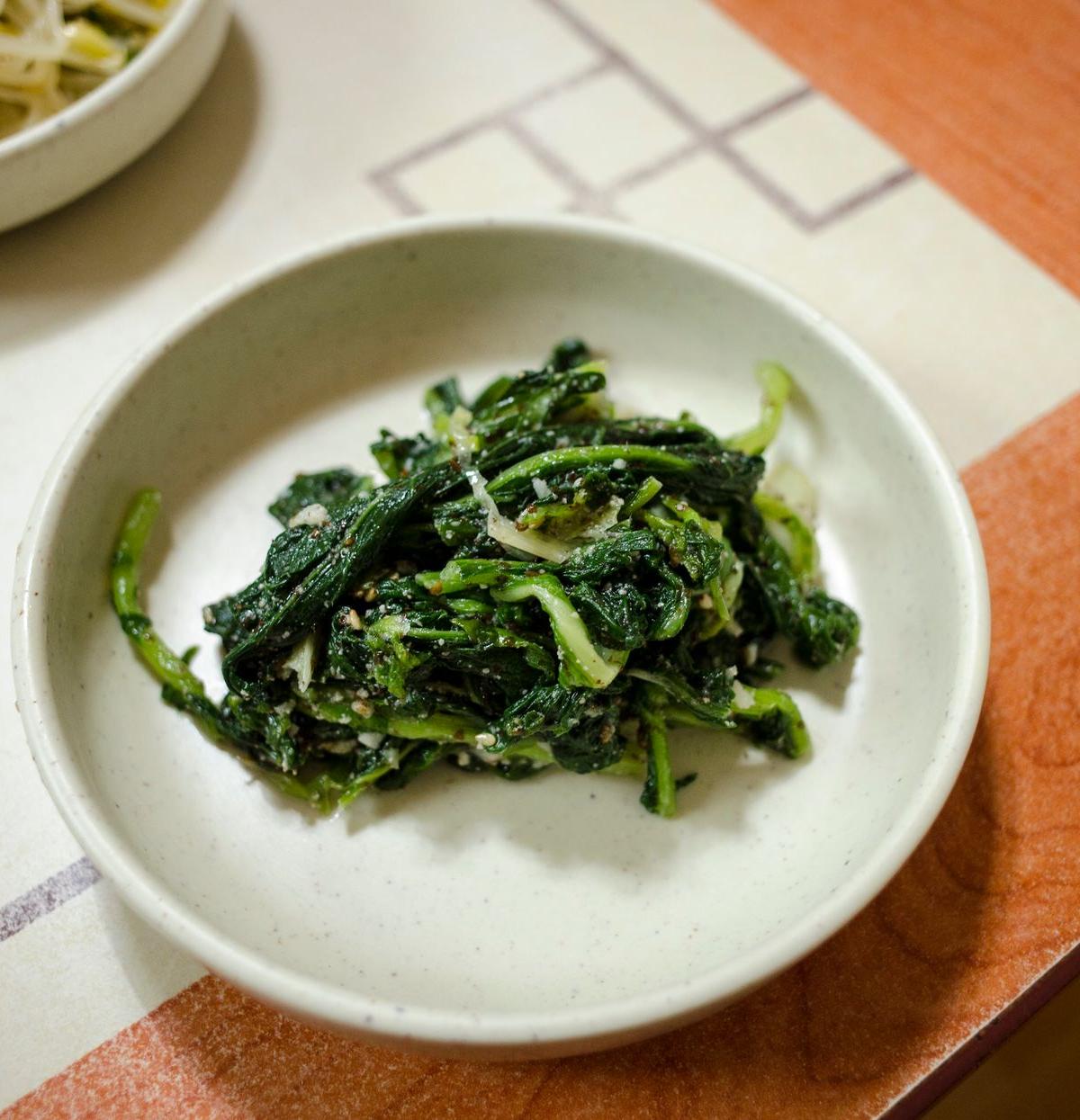 Korean Spinach Salad